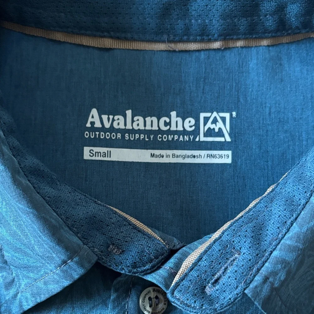 Avalanche Outdoor Supply Co Teal Palm Patterned Short Sleeve Shirt - Picture 5 of 8